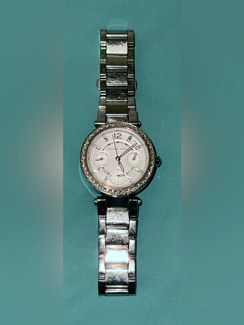 Michael Kors Silver/CrystalWomen's Watch - Gently Worn